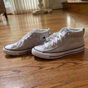 Mid rise grey converse